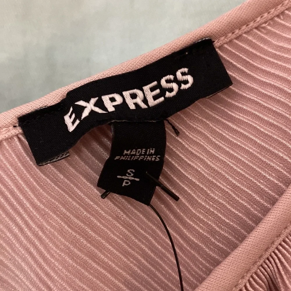 Express ruffle top - Picture 5 of 6